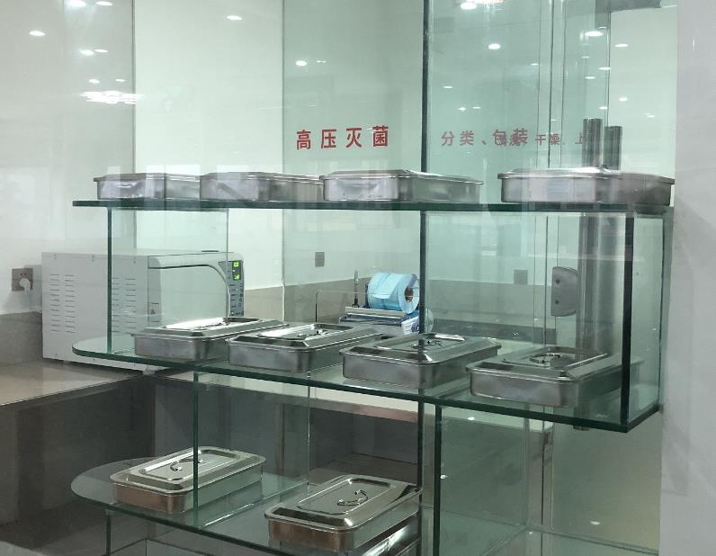 南充美健口腔诊所消毒室