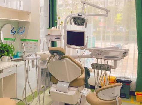 衡东安牙舒口腔门诊部治疗室
