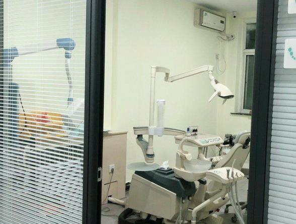 保定中慈健口腔门诊部治疗室