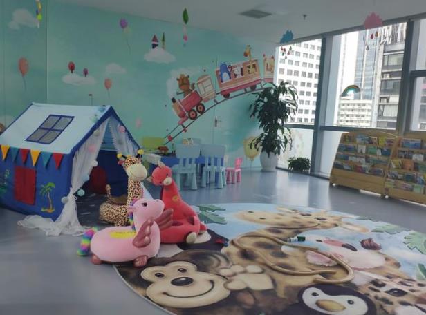 成都锦江极光口腔医院儿童游乐区