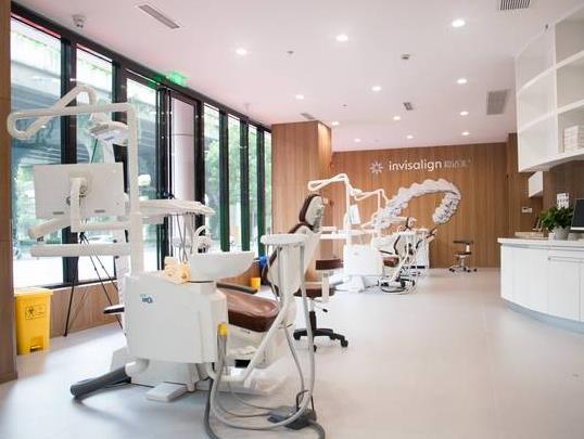 极光口腔门诊sm广场店治疗室