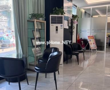南宁牙百年口腔门诊部休息区