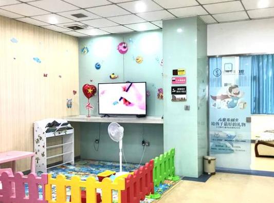 益阳华雅口腔门诊部儿童游乐区