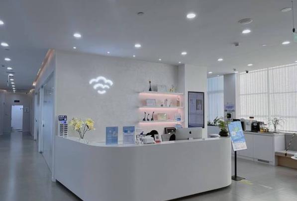 东莞贝壳美牙口腔门诊部前台