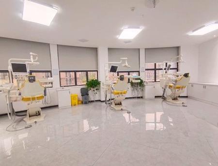 广安爱牙仕口腔门诊部治疗室