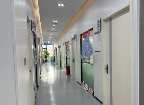 杭州人民口腔医院集团走廊