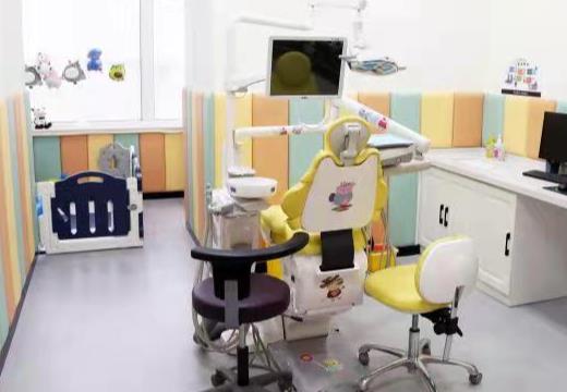 呼和浩特知牙口腔门诊部治疗室