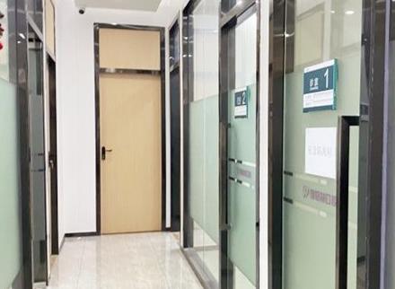 上海雅冠林口腔门诊部走廊
