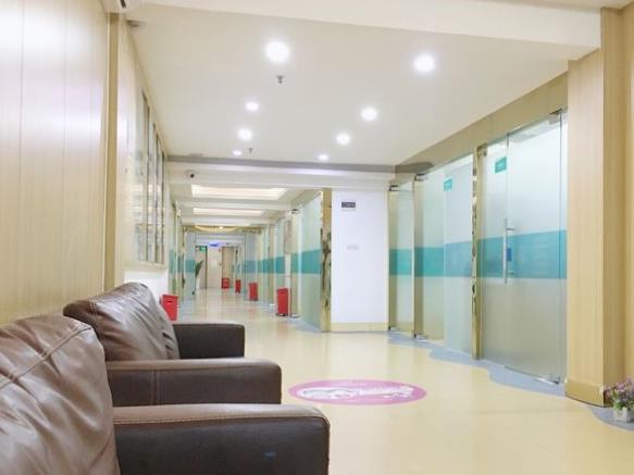 深圳世纪河山口腔医院（西乡旗舰店）走廊