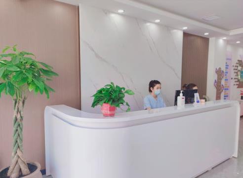 沈阳奥乐口腔门诊部（朗月店）前台