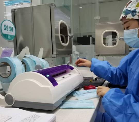 西安雁塔健齿象口腔医院消毒中