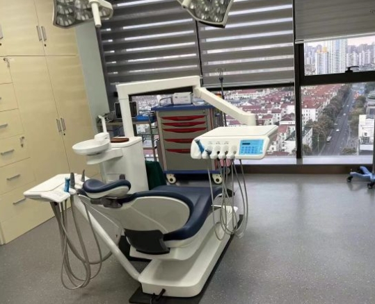 上海同口名一口腔门诊部治疗室