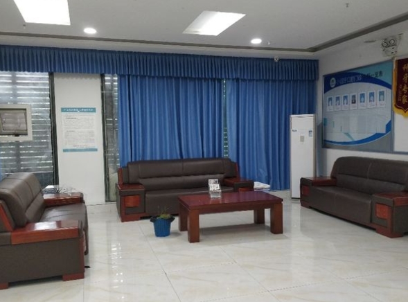 重庆小泊牙口腔门诊部休息区