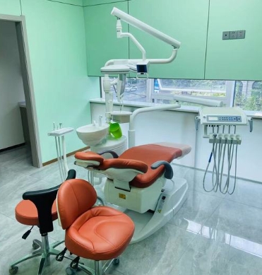深圳平头牙匠口腔医院治疗室