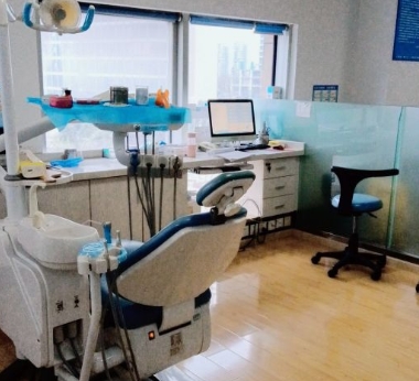 成都立兴口腔医院治疗室