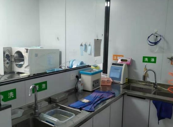 南京月牙儿口腔门诊消毒室