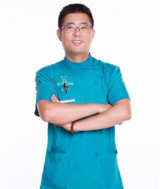 施峰明 施峰明