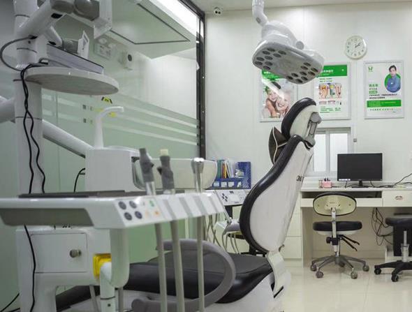梧州冬文口腔门诊部治疗室
