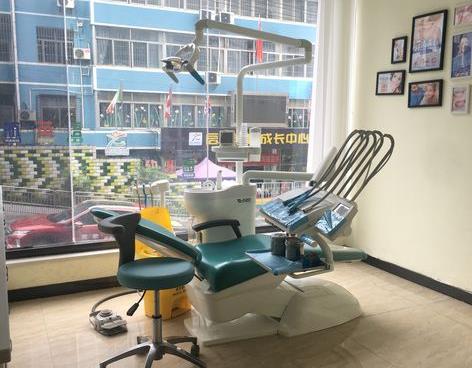 铜仁谢金波口腔诊所治疗室