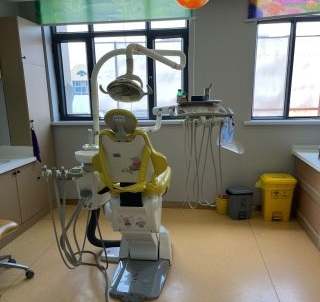 伊宁市周其林口腔诊所治疗室