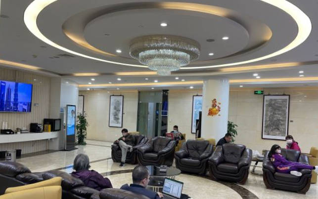 上海科瓦齿科(金茂大厦店)大厅