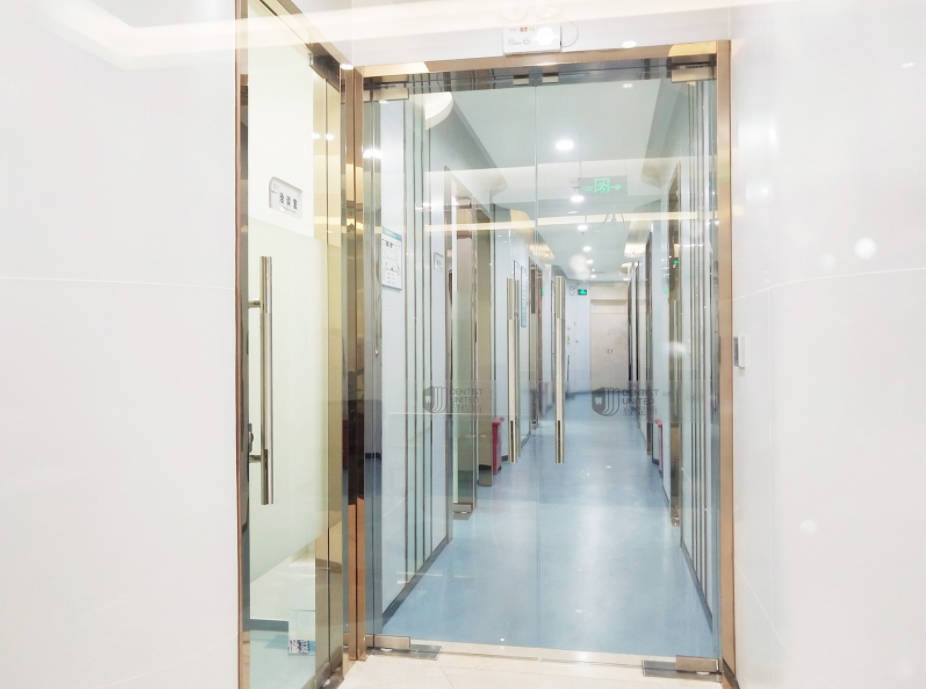 深圳登缇斯口腔门诊部走廊