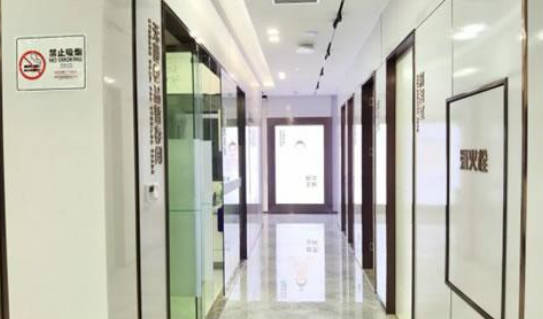 深圳华诚口腔门诊部(平湖店)走廊