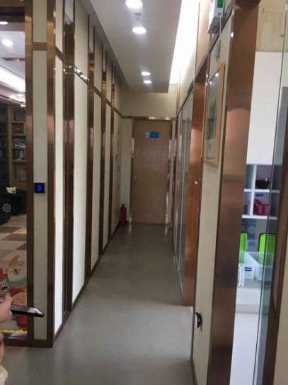 深圳徕可口腔(理想城)走廊