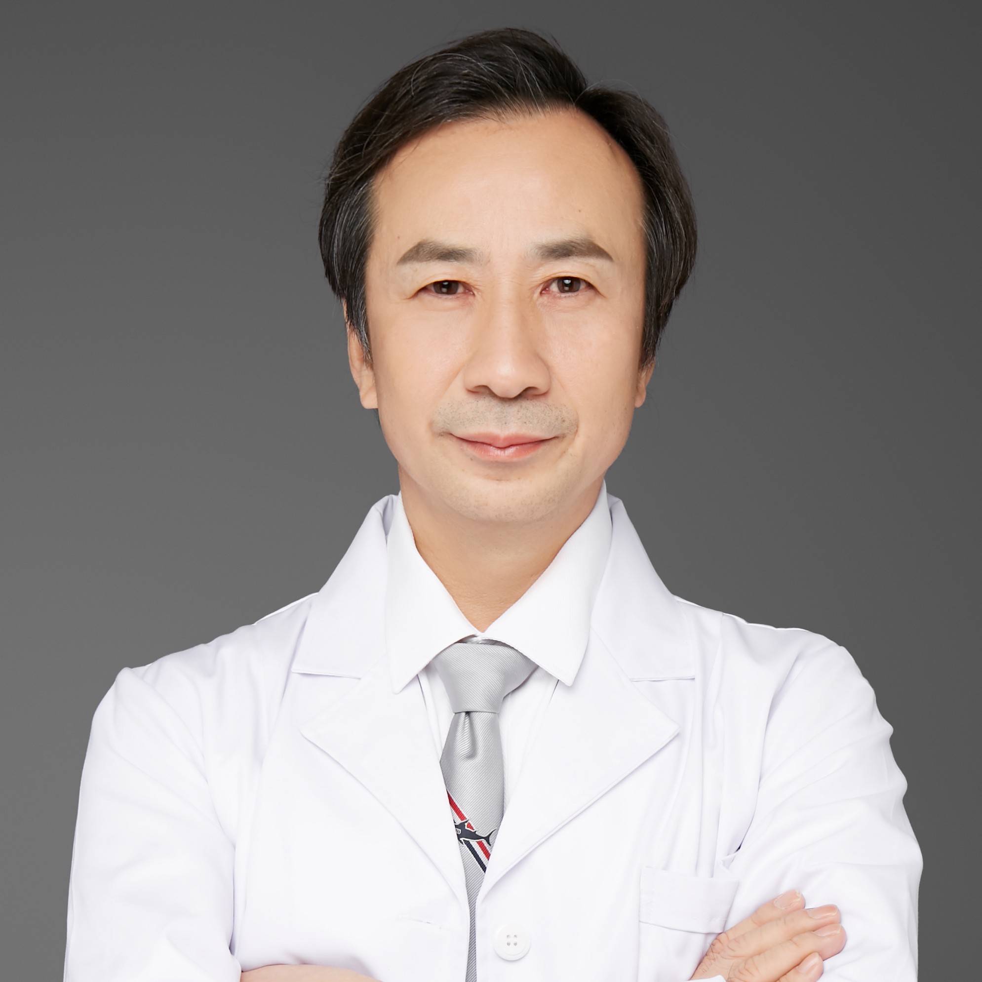 郭一江 郭一江
