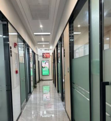 深圳正夫口腔(宝能城店)走廊