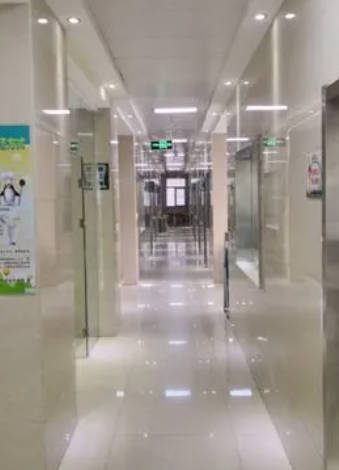 石家庄桥西郝立友口腔诊所走廊