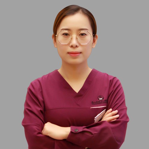 何宏伟 何宏伟