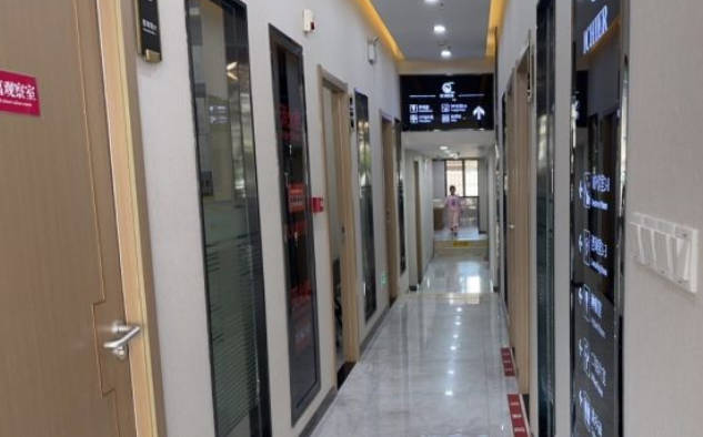 武汉爱齿尔口腔(光谷院)走廊