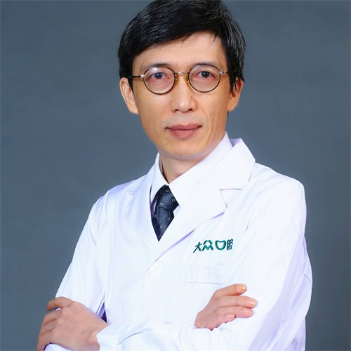 何向东 何向东