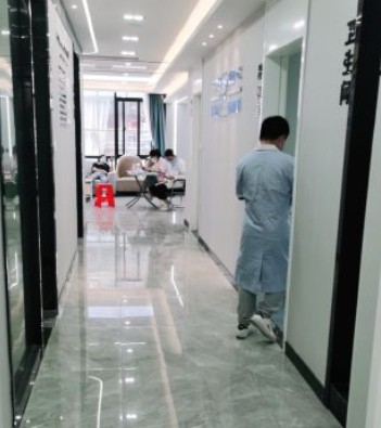 武汉南星口腔(湘隆店)走廊