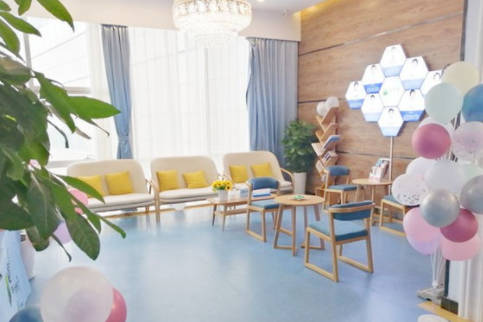 郑州乐莎莎口腔·矫正种植中心(正弘城店)休息区