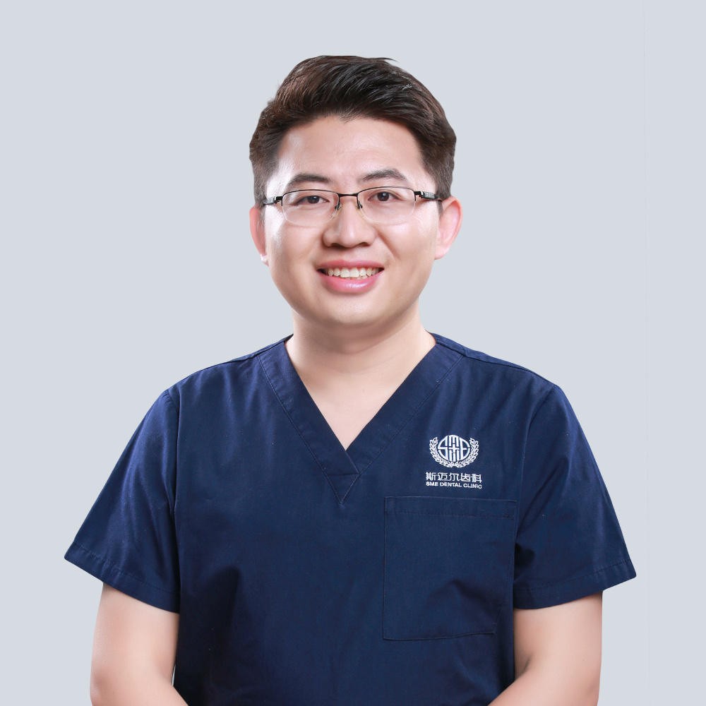 李健男 李健男