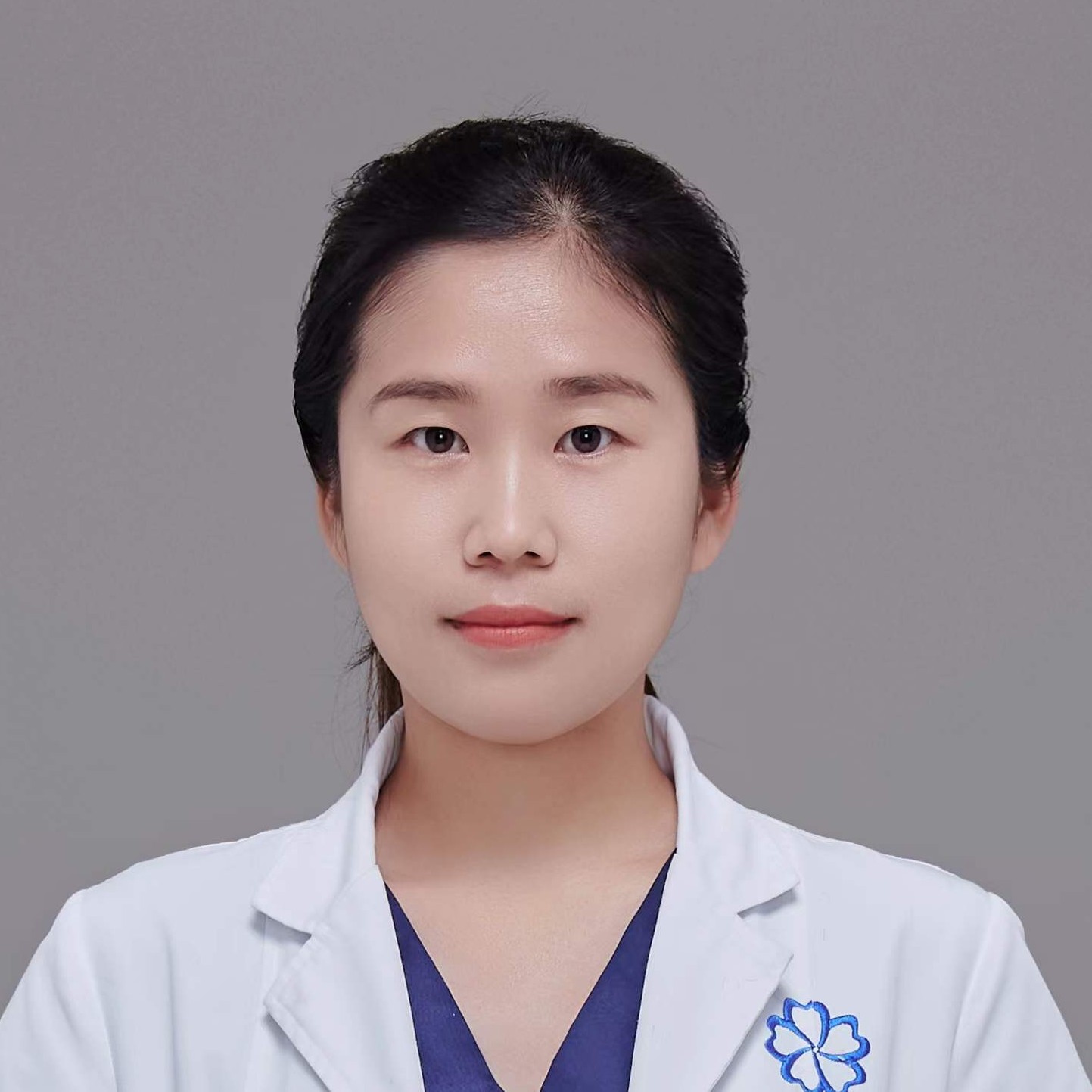 张莹莹 张莹莹