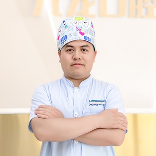 刘世龙 刘世龙