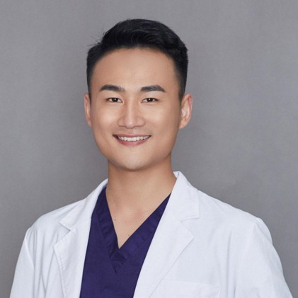 周坤 周坤