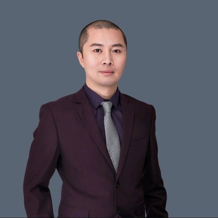 何龙海 何龙海