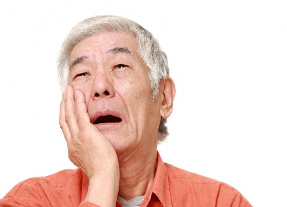 郑州中诺口腔医院种植牙价格高吗？单颗2980+、半口5w+、全口8w+实惠寻求解答