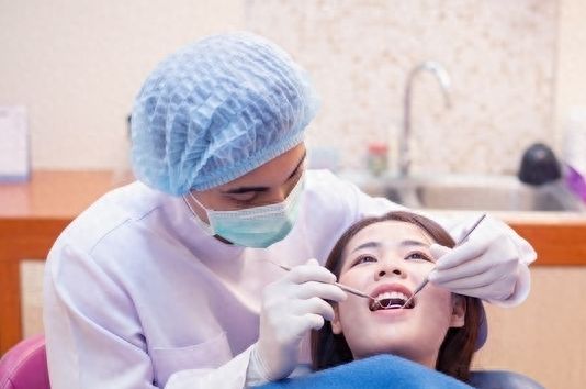 柳州市中瑞口腔价格更新：明白口腔诊疗费用高低